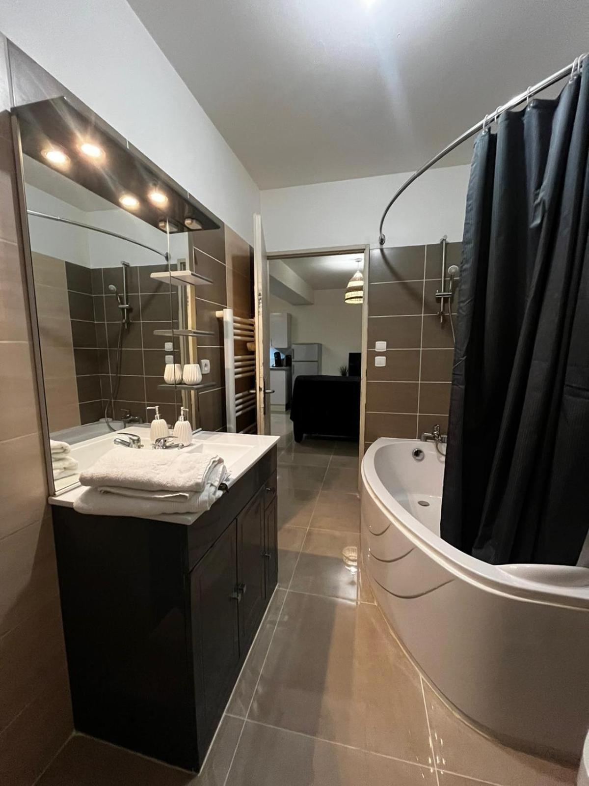 נים Appartement Des Carmes מראה חיצוני תמונה