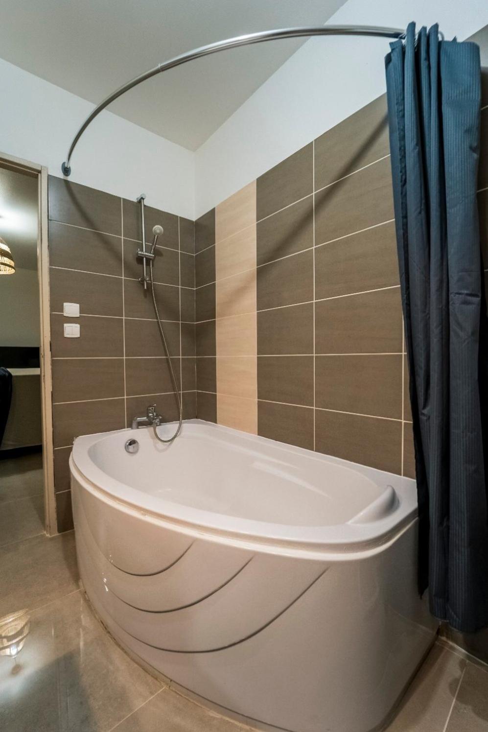 נים Appartement Des Carmes מראה חיצוני תמונה